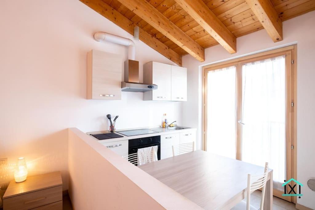 Travedona Loft By Lake Ixihome Eksteriør billede