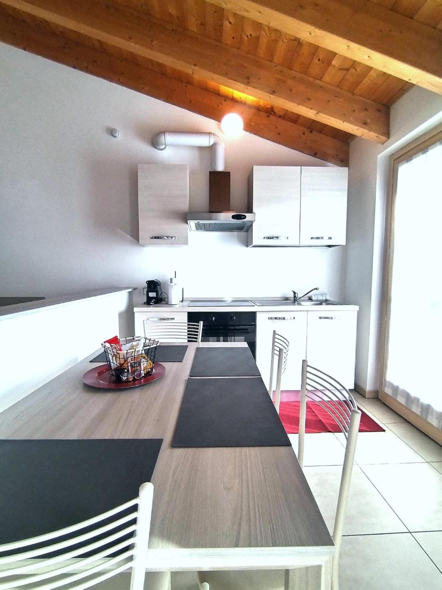 Travedona Loft By Lake Ixihome Eksteriør billede